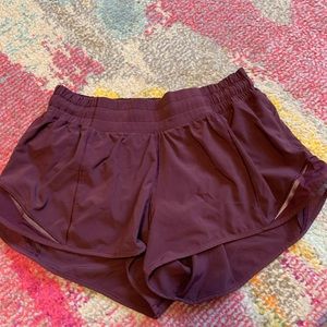 lululemon hotty hot shorts size 6
